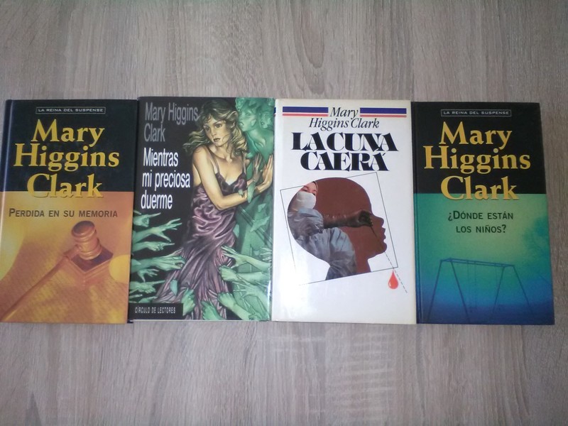LOTE 2 - 4 Libros. Mary Higgins Clark