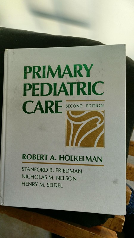 Libro de Pediatría en inglés.