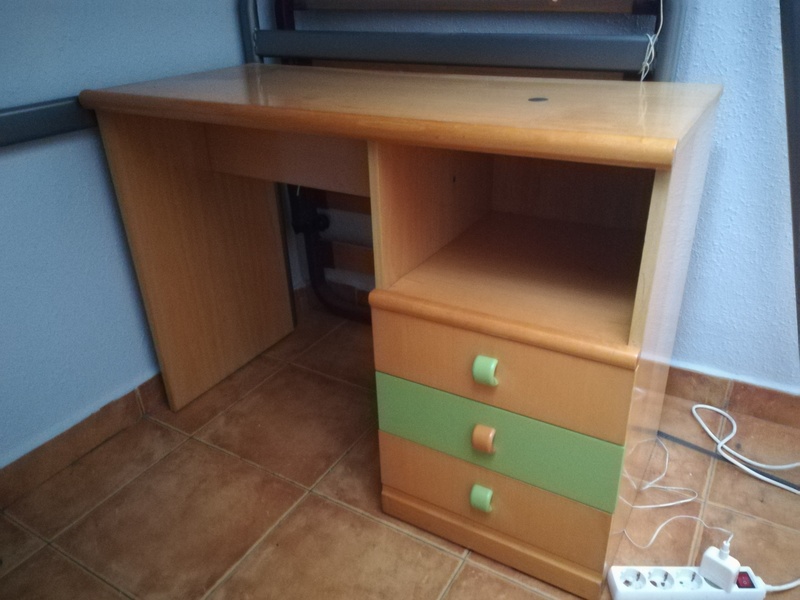 Mesa de escritorio de madera maciza