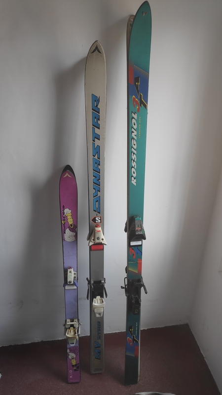 3 pares de skis