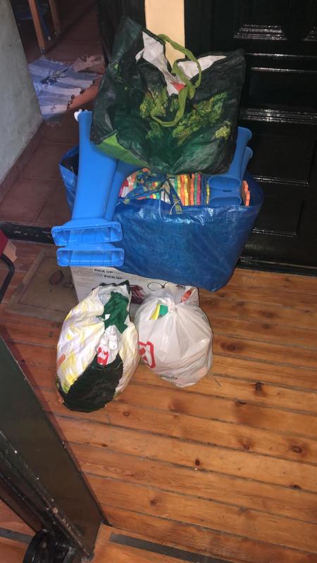 Juguetes, mesa y triciclo a recoger hoy