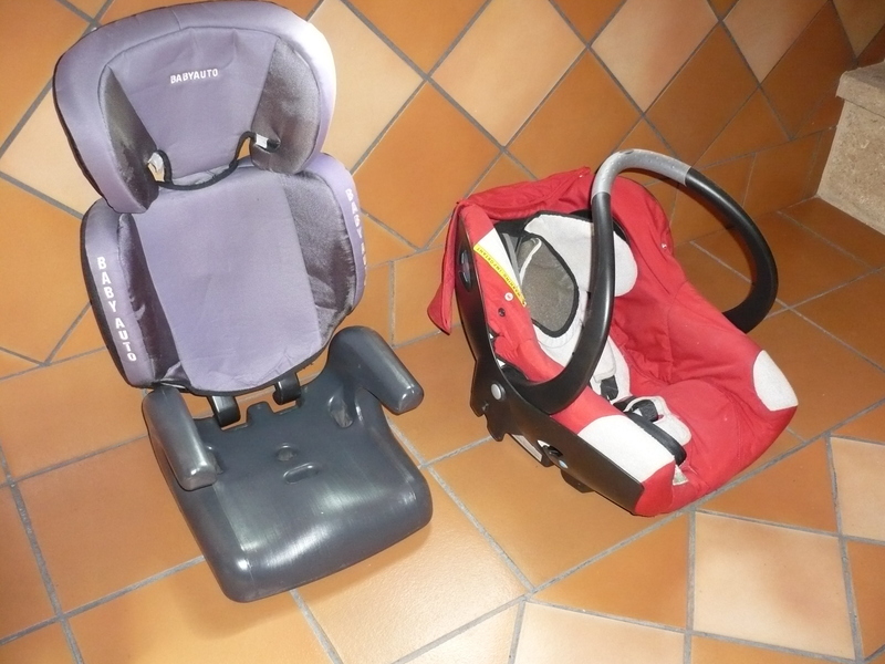Dos sillas de niño-bebe