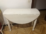 Mesa de madera blanca