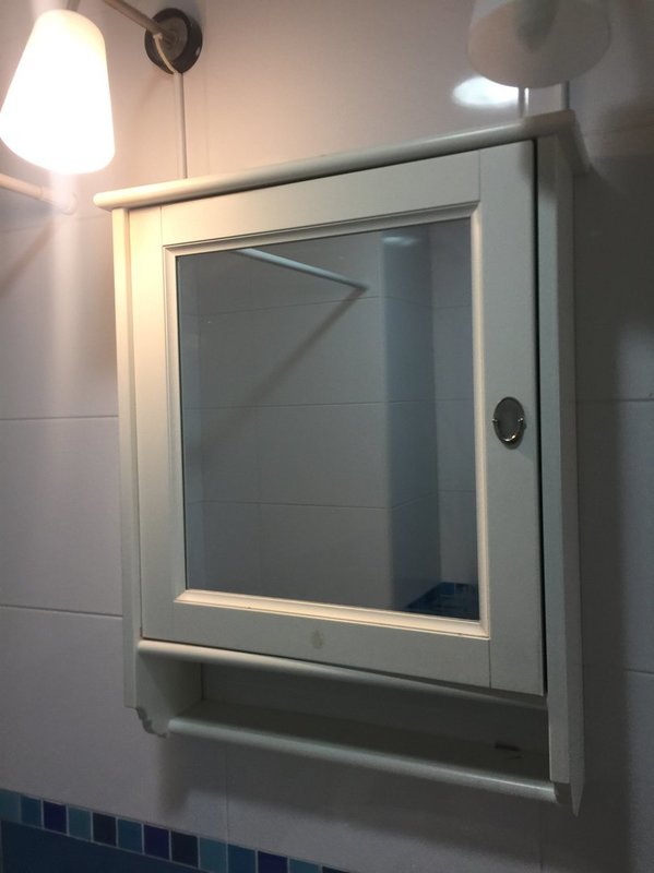 Espejo-armario de baño