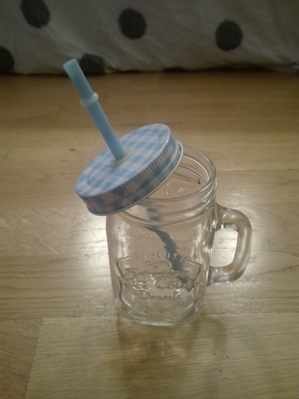 Vaso con pajita 