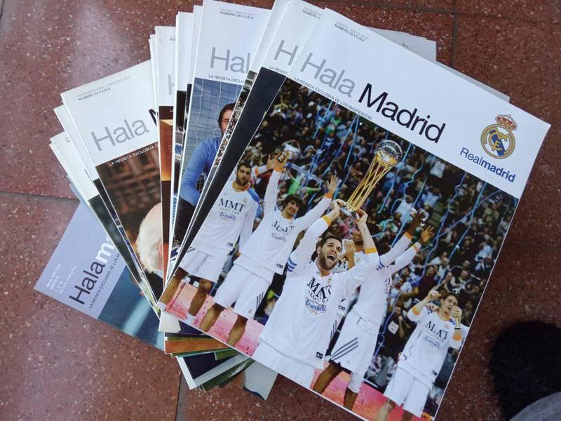 Regalo revistas Hala Madrid +  merchandising Real Madrid