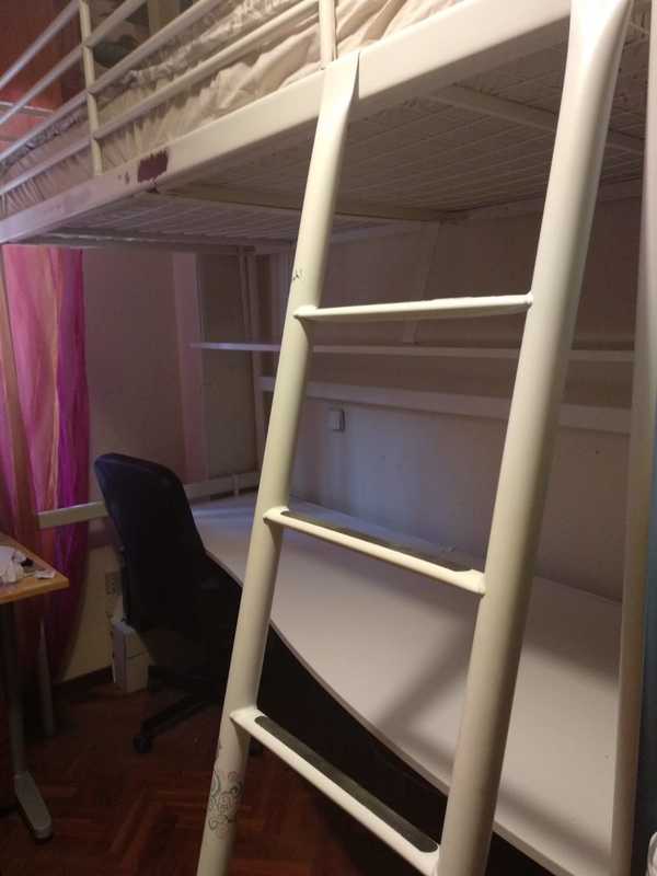 Litera alta con mesa abajo- Ikea