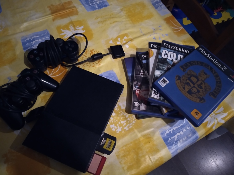 Regalo PlayStation 2 y varios juegos