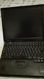 Portatil IBM think pad modelo 2645. Es antiguo, unas veces arranca y otras no(jasuni)