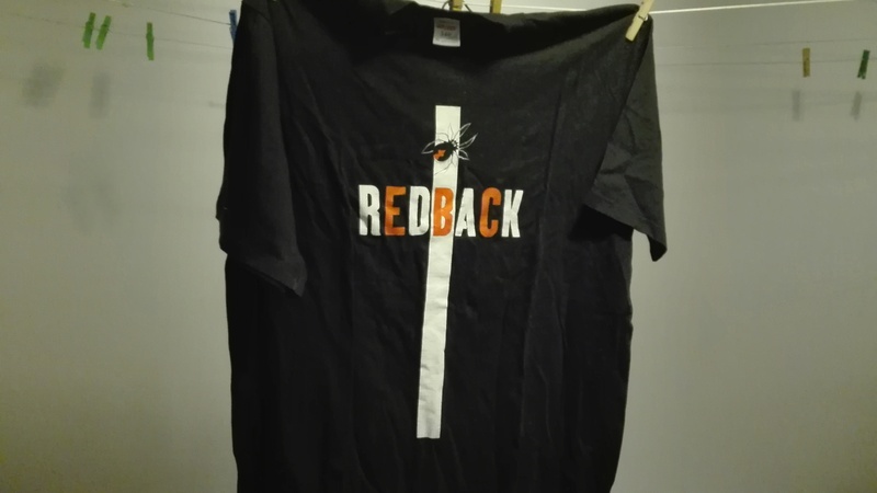 Camiseta negra red black Talla XL(coditos)