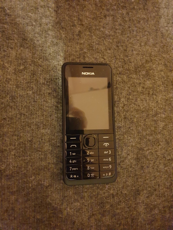 Telefono móvil Nokia 301
