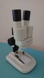 Microscopio B & Crown Optics
