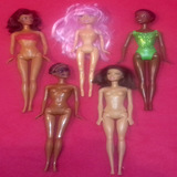 Lote de muñecas barbie articuladas.