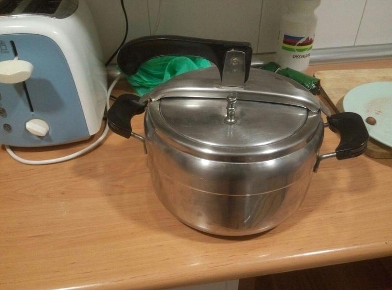 Olla exprés (sin válvula)