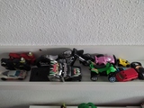 Colección de coches y motos de juguete