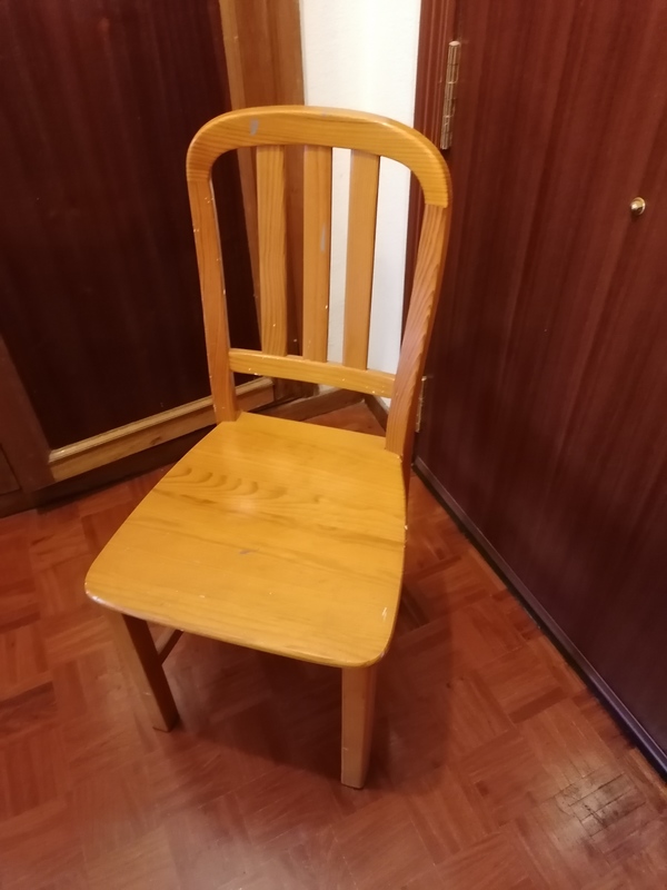 Silla de madera