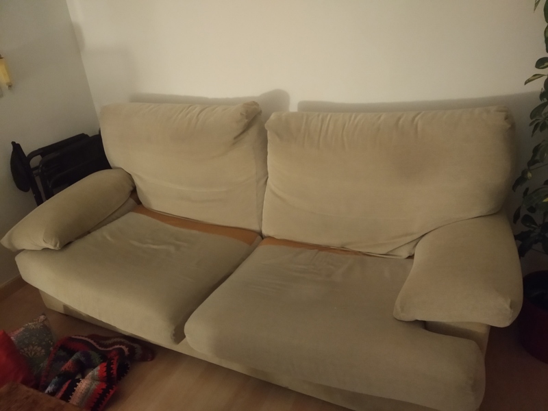 SOFA 3 PLAZAS GRATIS