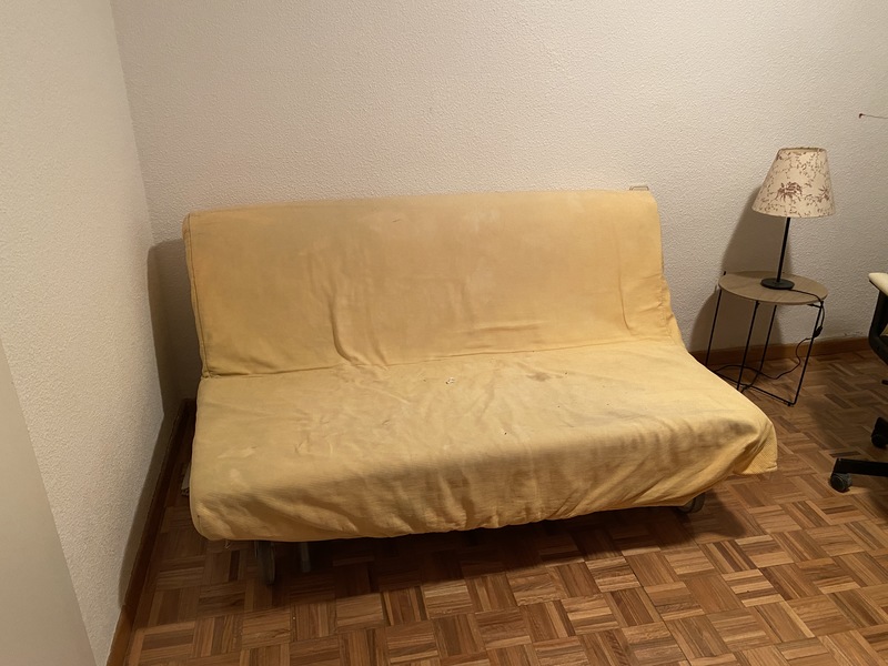 Sofá cama plegable con ruedas