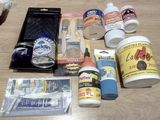 cola blanca, alkil, cola de contacto ,pintura, brochas.. 