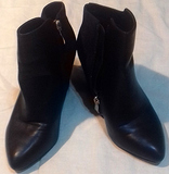 Botines negros talla 35.