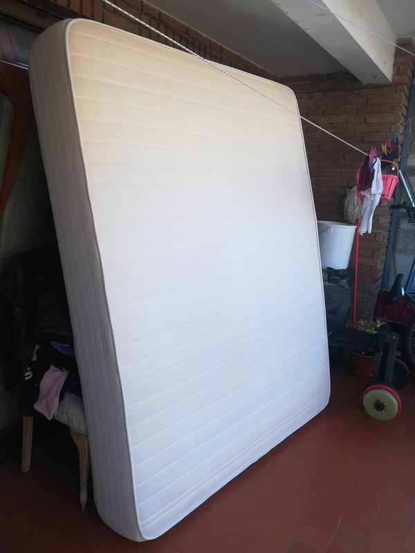 Canapé y colchón zona ascao buen estado