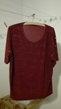 Camisetaroja con adornod brilli-brilli. Talla XL/XXL