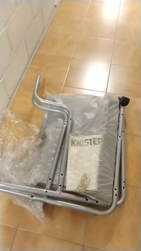 Mesa ordenador antiguo Krister IKEA metálica