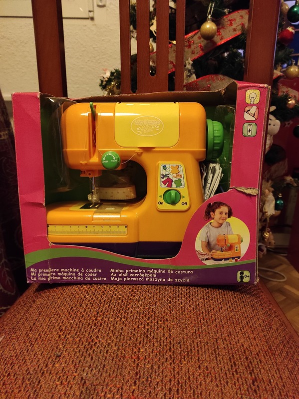 Regalo máquina de coser juguete