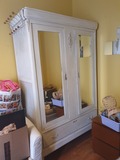 Armario madera con espejos en puerta