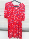 57. Vestido rojo flores