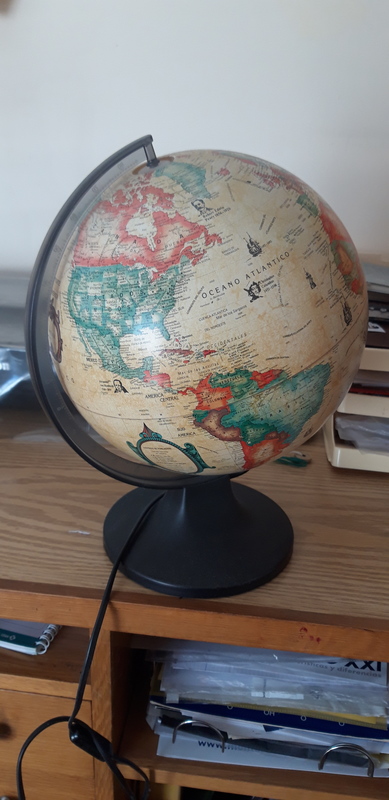 Regalo bola del mundo con luz