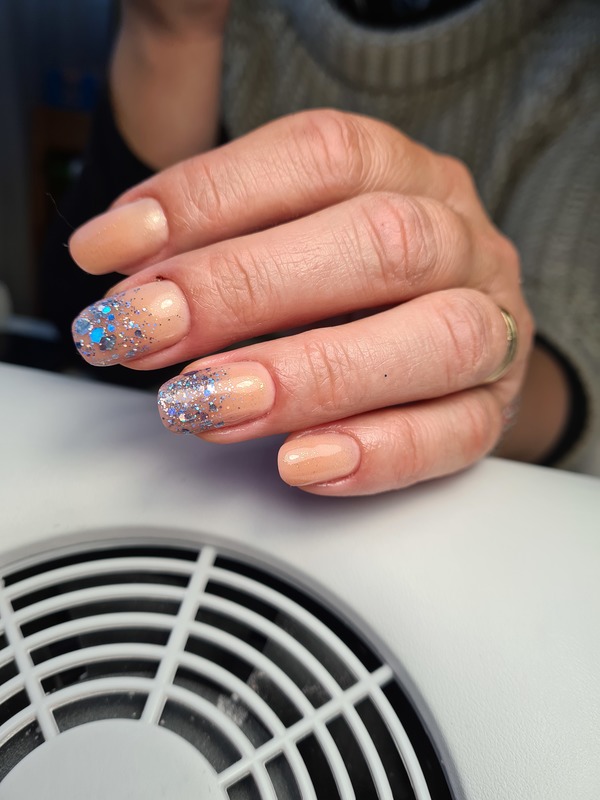 Uñas gel y semipermanente 