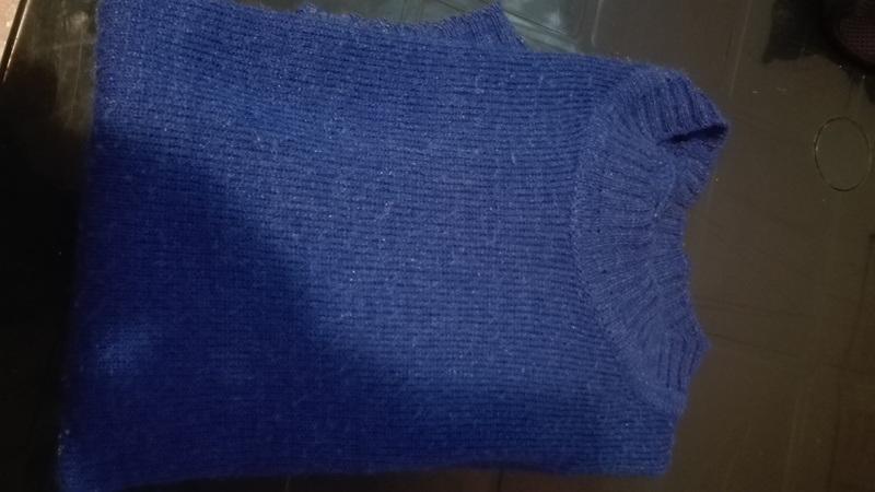 Jersey azul manga corta. Talla XL( maria c Rodríguez )