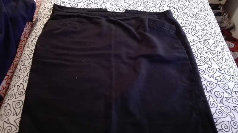 Falda negra con bolsillos Talla 62 (joremmy)