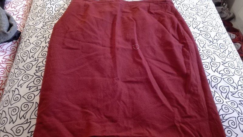 Falda roja talla 60(tita)