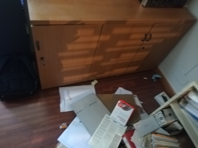 Mueble bajo de oficina