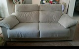 Sofa de 3 plazas. Beige. Muy comodo. Con almacenaje