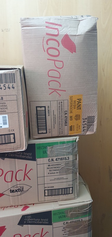 Regalo cajas de empapados y de braguitas para personas a mayor