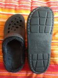 Zapatillas / zuecos negros de plástico con forro Lidl talla 42-43