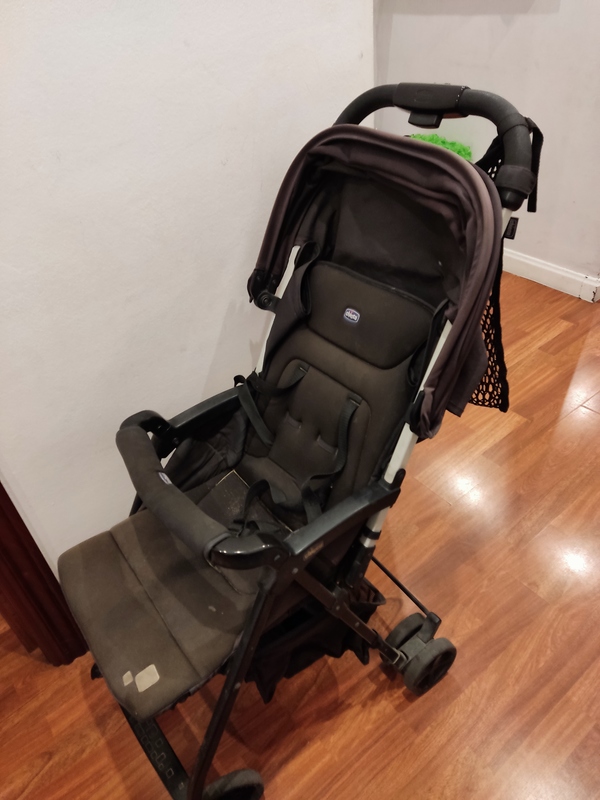 Carrito bebe a partir de 6 meses. Silla ultraligera.