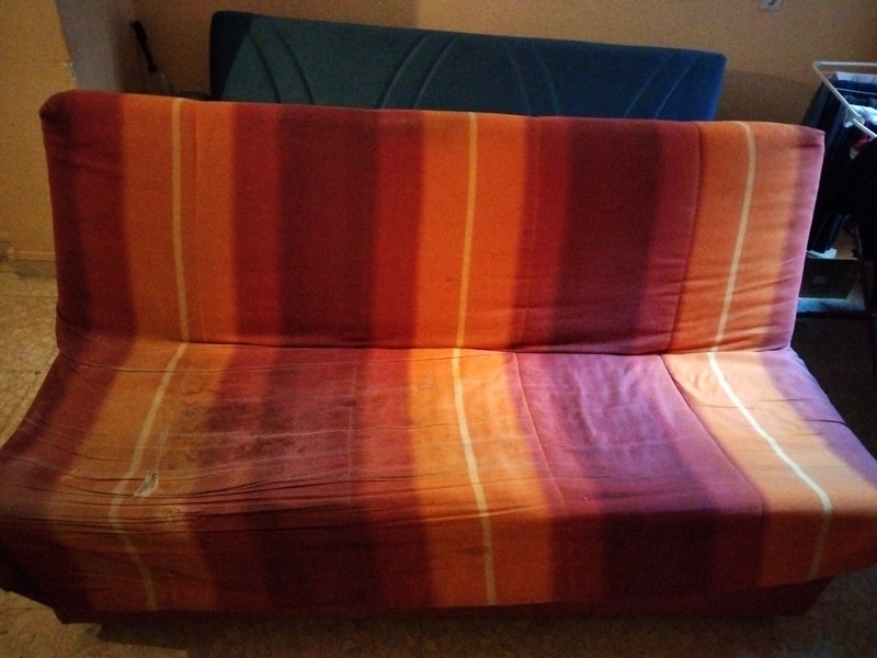 Regalo sofá cama  para recoger el miércoles dejar  telefono