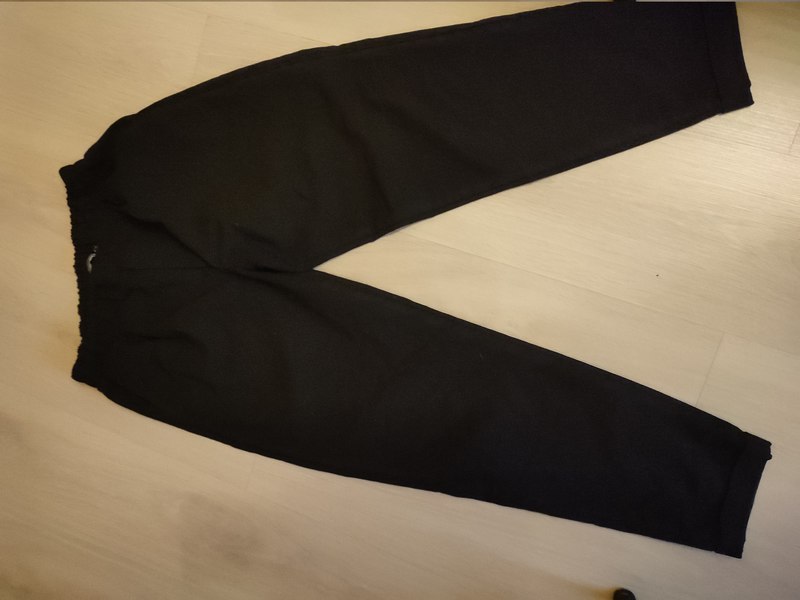 Pantalon negro Gomas. Talla M