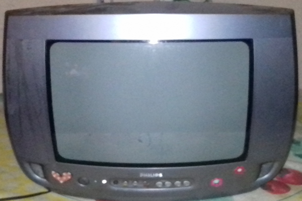 Televisor Analógico de 14 pulgadas.