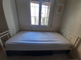 Cama y colchón 90x200