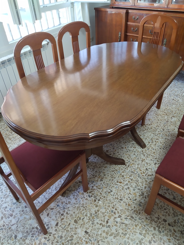mesa de comedor extensible y seis sillas