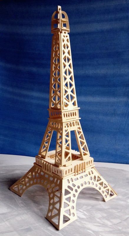 Torre Eiffel de marquetería