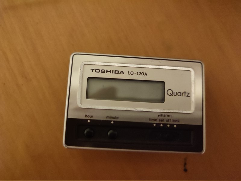 Reloj despertador toshiba(recicleo)