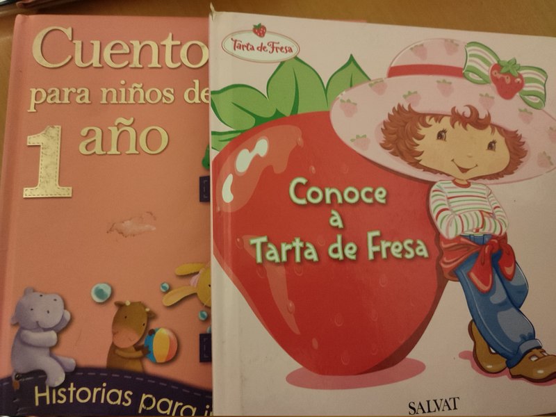 Dos libros infantiles "Conoce a tarta de fresa y cuentos para niños de 1 año"(H)