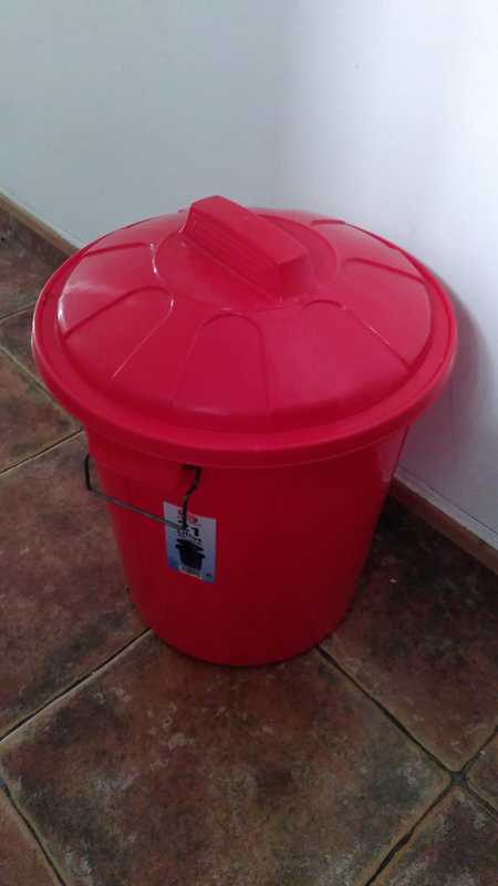 Cubo de basura de 21 litros