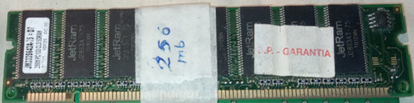 4 Memorias de 256 megas